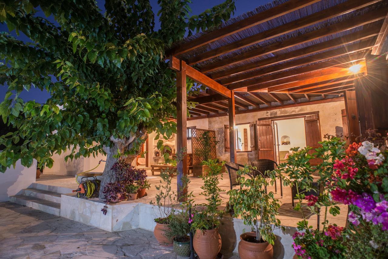 Pensjonat Chloe'S House Pano Akourdalia Zewnętrze zdjęcie