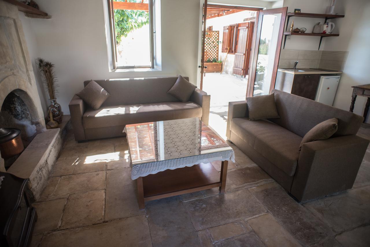Pensjonat Chloe'S House Pano Akourdalia Zewnętrze zdjęcie